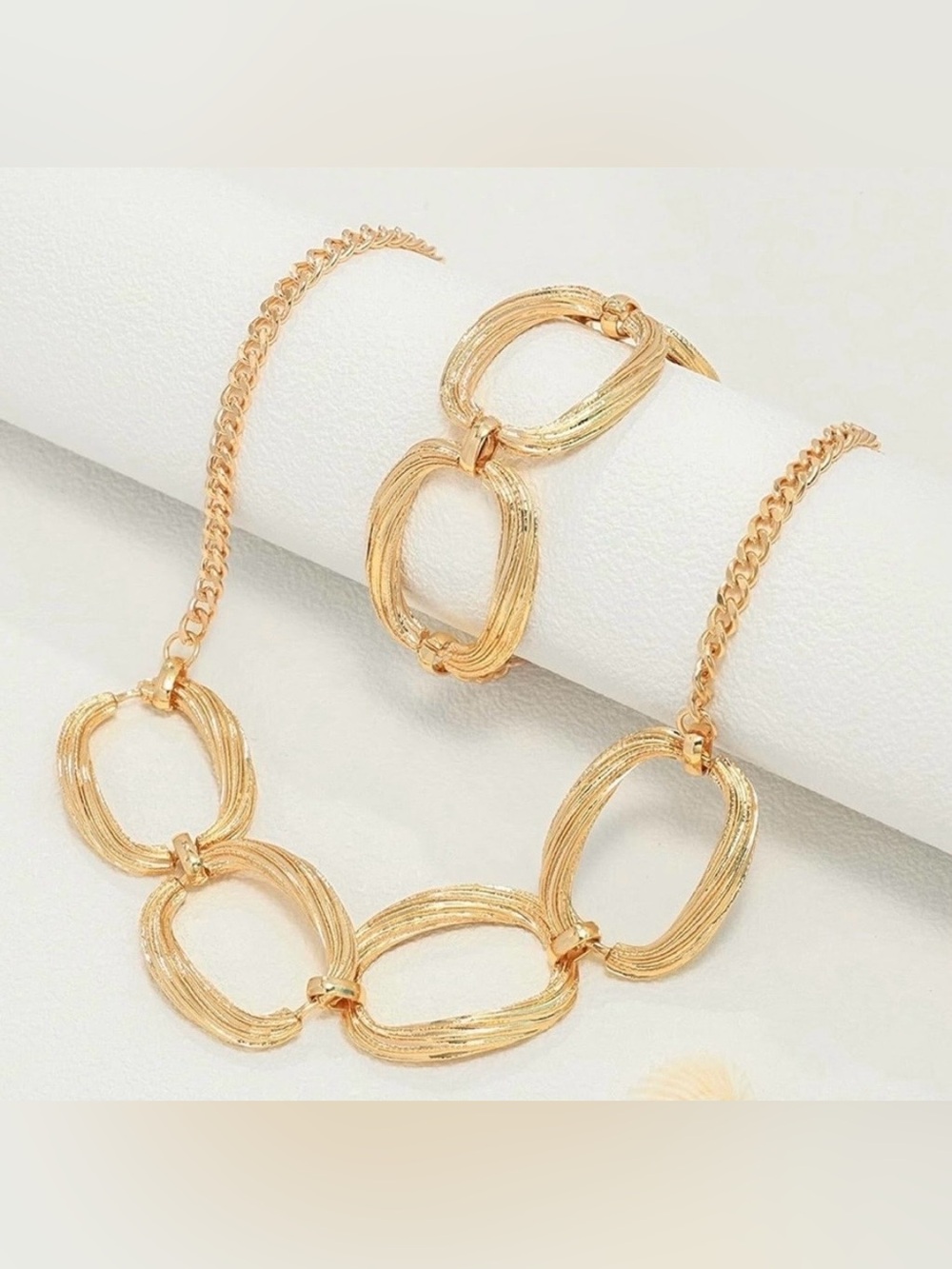 NEW Chunky Gold Necklace & Bracelet 2pc Set